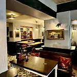 酒店 The Black Swan