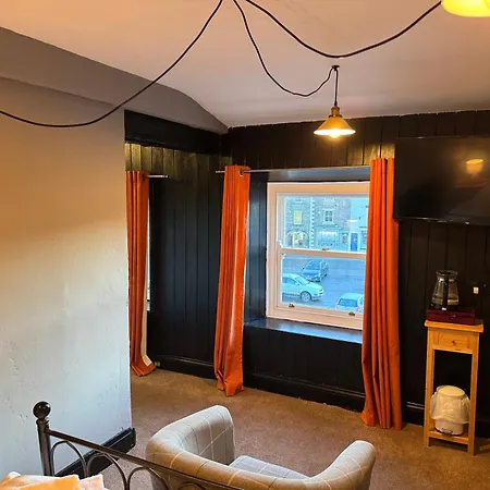 Hotel The Black Swan 3*