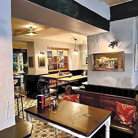 Hotel The Black Swan 3*