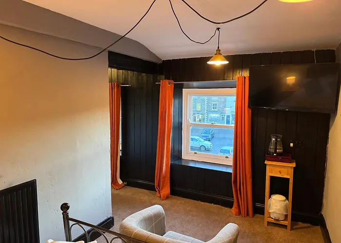 Hotel The Black Swan 3*