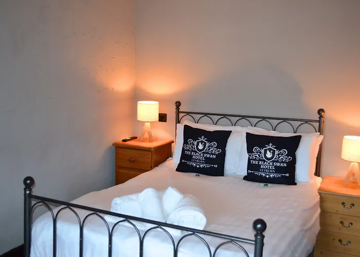 Hotel The Black Swan 3*