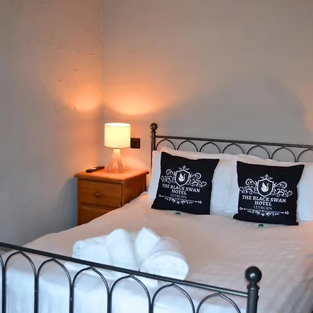Hotel The Black Swan 3*