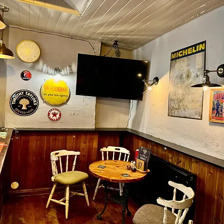 호텔 The Black Swan 레이번