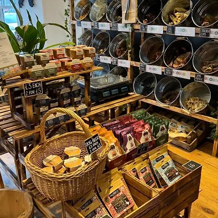 호텔 The Black Swan 레이번