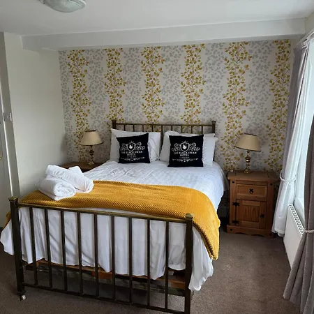Hotel The Black Swan 3*