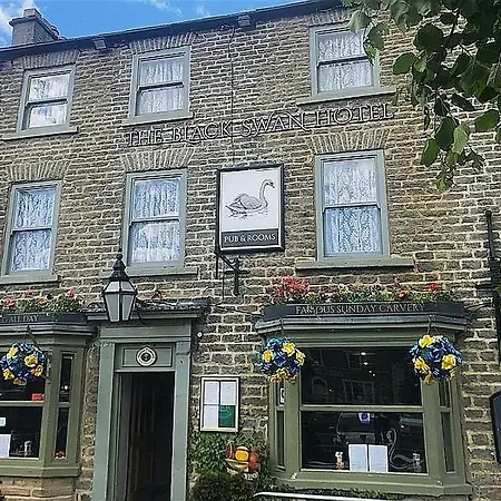 The Black Swan 호텔 레이번