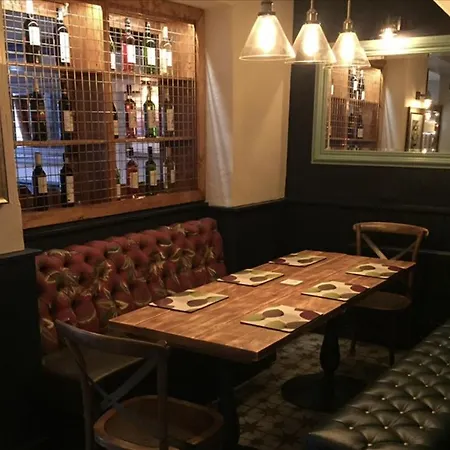 호텔 The Black Swan